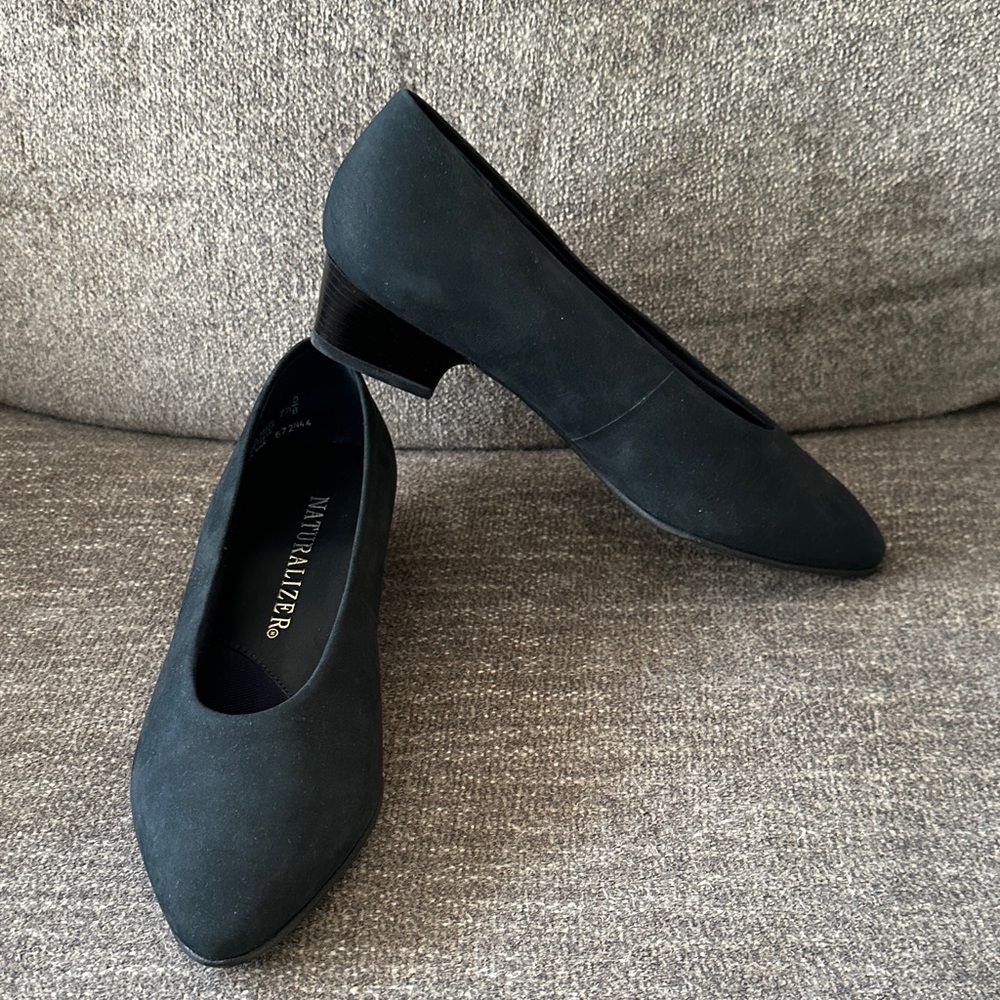Naturalizer Black Flats